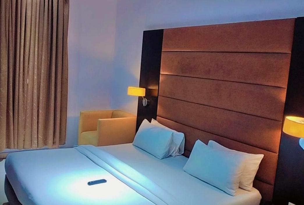 Axor Hotel & Suites Леки Екстериор снимка